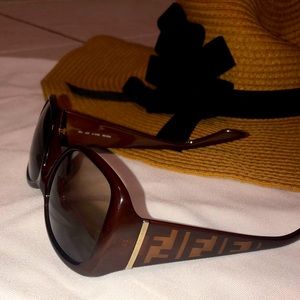 Fendi over sized sunglasses